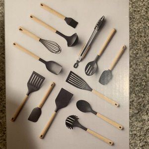 NWT 13 Piece Kitchen Tool Set